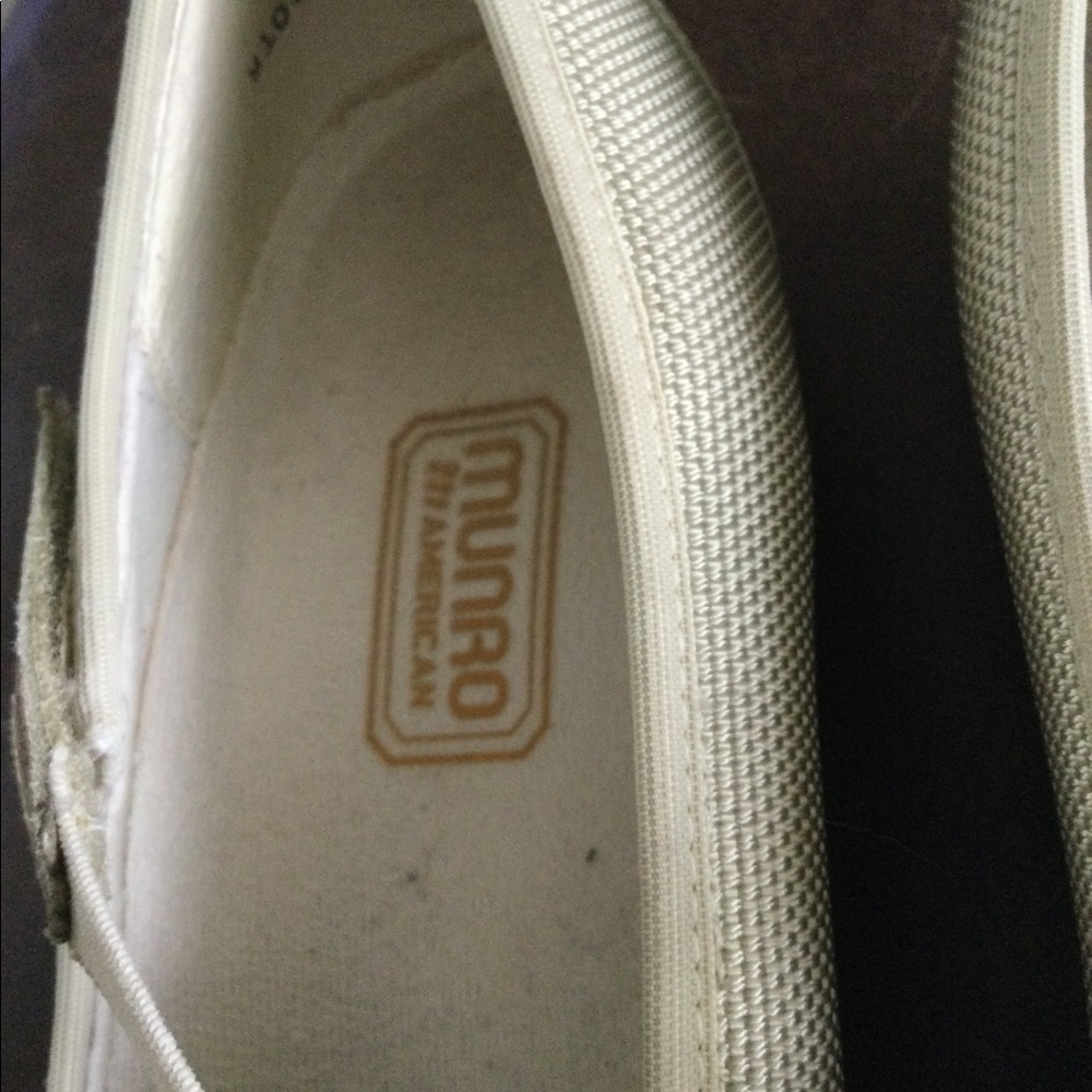 Munro Gold Leather & Mesh Flats Size 8M - Picture 6 of 7